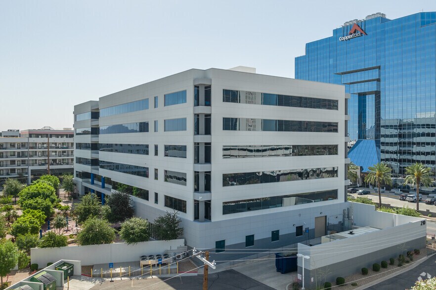 More Photos Of 210 E Earll Dr, Phoenix Office For Sale