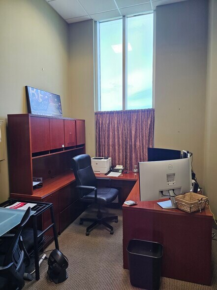 More Photos Of 10610 Metromont Pky, Charlotte Office For Lease