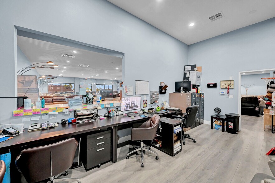 More Photos Of 1433 N Boulder Hwy, Henderson Freestanding For Sale