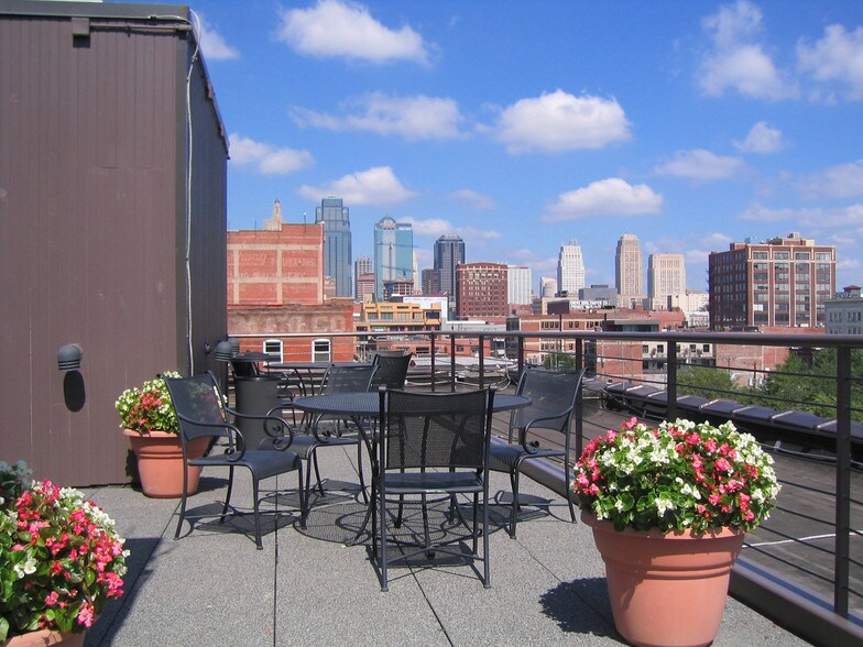 More Photos Of 2020 Baltimore Ave, Kansas City Office For Lease