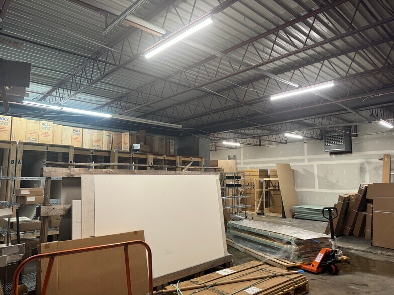 More Photos Of 5037 Cleveland St, Virginia Beach Flex For Lease