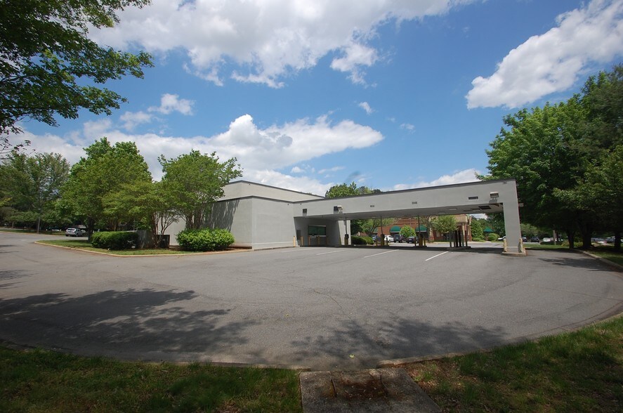 More Photos Of 4121 South Stream Blvd, Charlotte Freestanding For Lease