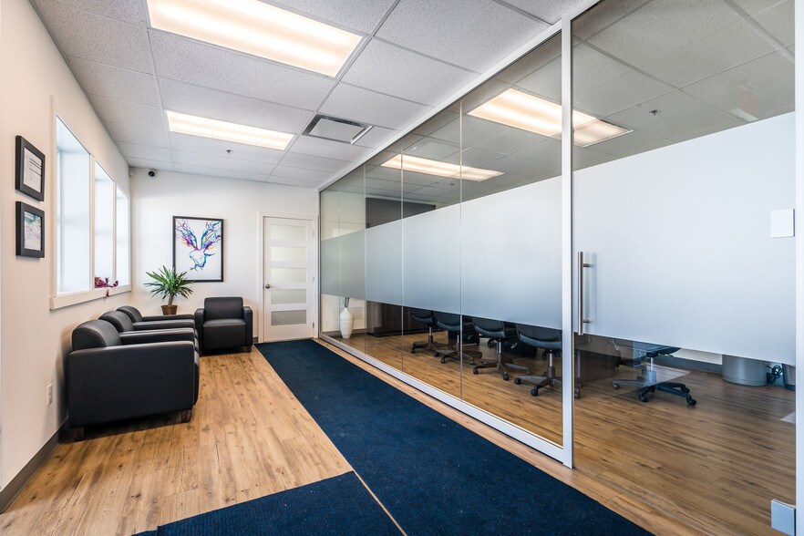 More Photos Of 1352 Boul Lionel-Boulet, Varennes Warehouse For Sale