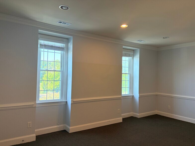 More Photos Of 211 E Six Forks Rd, Raleigh Loft Creative Space For Sale