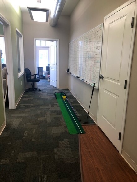 More Photos Of 112 E 3rd St, Bloomington Apartments For Lease