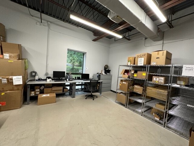 More Photos Of 9 Beaver Brook Rd, Littleton Research And Development For Lease