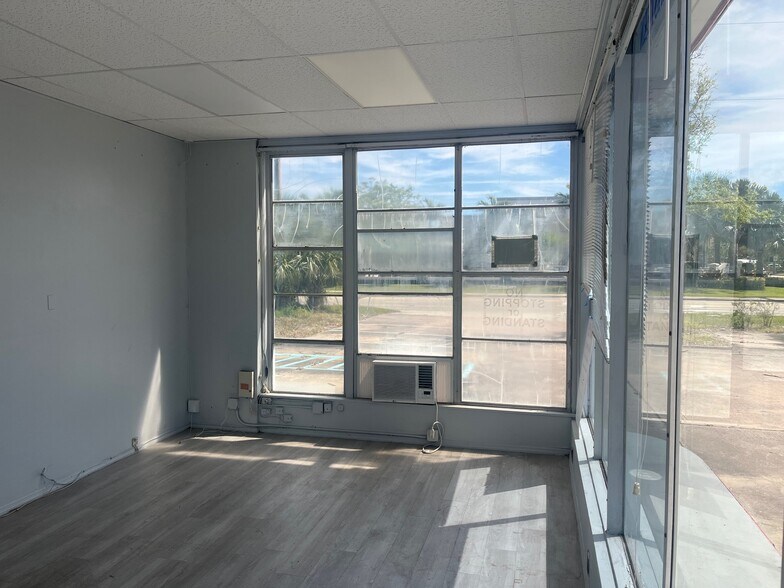 More Photos Of 1006 21st St, Vero Beach Light Manufacturing For Lease