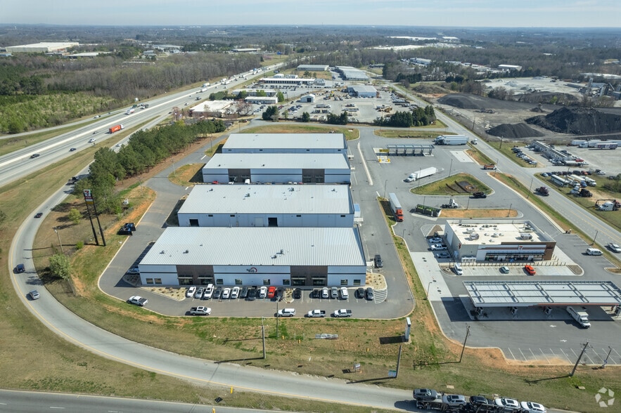 More Photos Of 532 Mayfield Rd, Duncan Warehouse For Lease