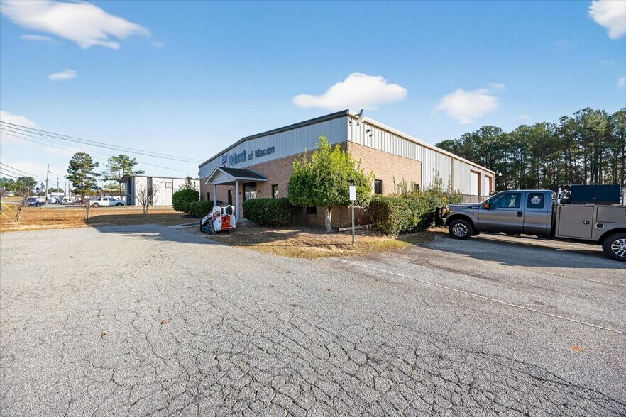 More Photos Of 4308 Interstate Dr, Macon-Bibb Office For Lease
