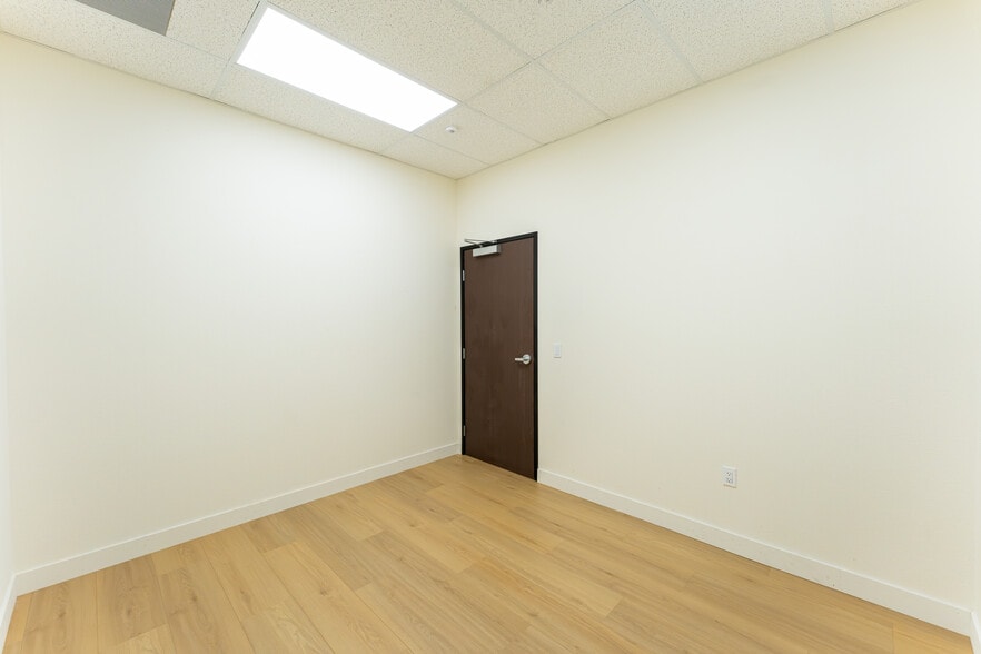 More Photos Of 2728 N Slater Ave, Compton Warehouse For Lease
