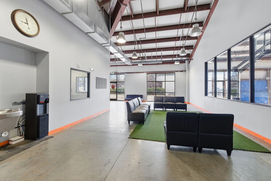 More Photos Of 3201 Northside Dr, Raleigh Light Distribution For Lease