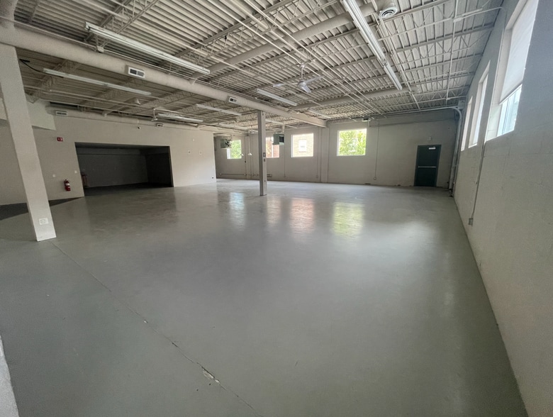 More Photos Of 3113 S Lynn Ave, Minneapolis Research And Development For Lease