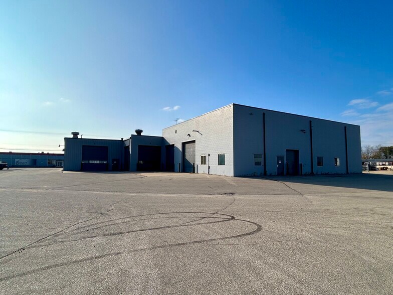 More Photos Of 207 Causeway Blvd, La Crosse Industrial For Sale