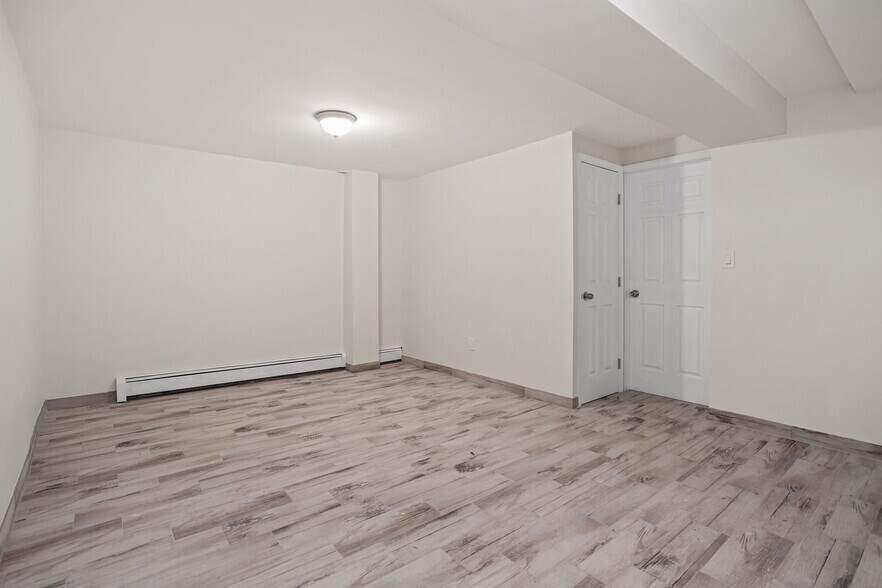 More Photos Of 4016 31st Ave, Astoria Apartments For Lease