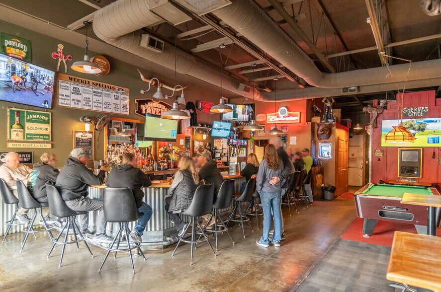 More Photos Of 64670 Strickler Ave, Bend Storefront For Sale