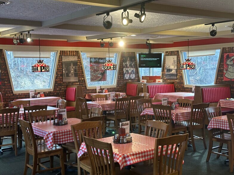 More Photos Of 1352 S Chestatee, Dahlonega Storefront For Sale