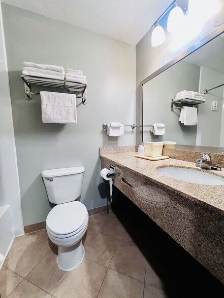 More Photos Of 590 E Main St, Price Hotel For Sale