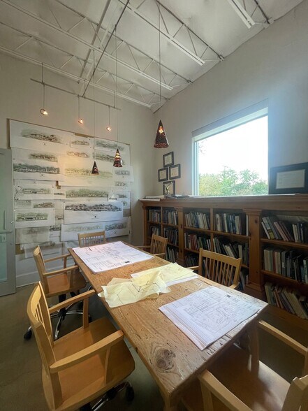 More Photos Of 242 W Sunset Rd, San Antonio Office For Lease
