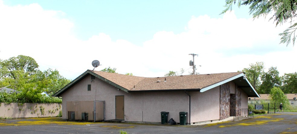 More Photos Of 1345 W 16th Ave, Eugene Religious Facility For Sale