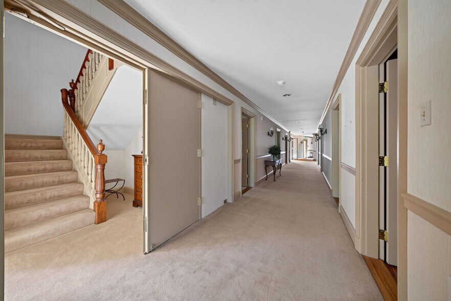 More Photos Of 1461 Highway EE, Winfield Specialty For Sale
