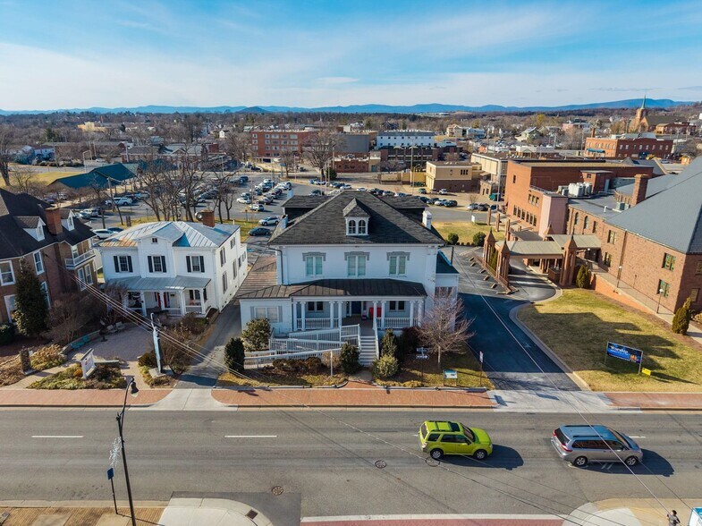 More Photos Of 301 S Main St, Harrisonburg Flex For Lease