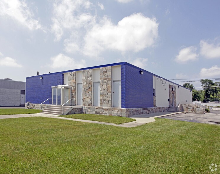Primary Photo Of 30335 Stephenson Hwy, Madison Heights Warehouse For Sale
