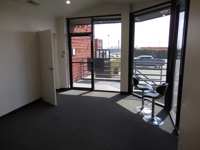 More Photos Of 1206-1210 W Jon St, Torrance Warehouse For Sale