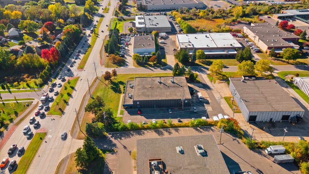 More Photos Of 1250 W Hamlin Rd, Rochester Hills Warehouse For Sale