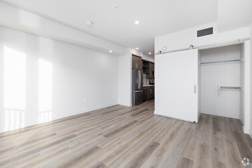 More Photos Of 1340 S Hill St, Los Angeles Apartments For Lease