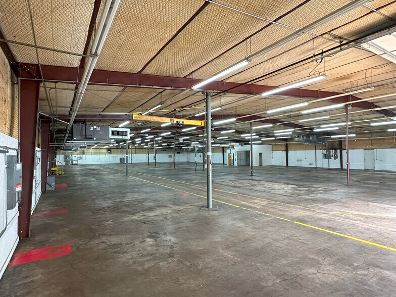 More Photos Of 1703 Industrial Blvd, Brenham Manufacturing For Lease