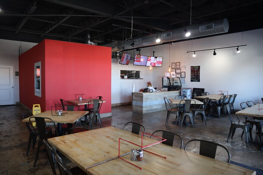 More Photos Of 7210-7224 Blanco Rd, San Antonio Unknown For Lease