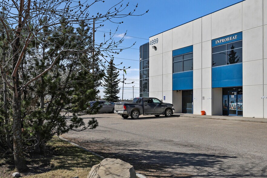 More Photos Of 4999 43rd St SE, Calgary Light Distribution For Sale