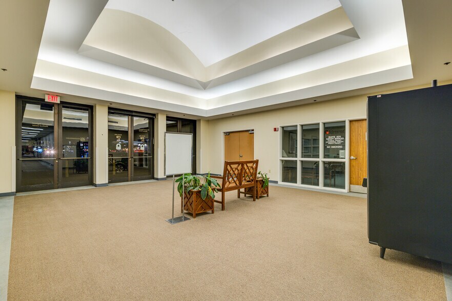 More Photos Of 102 Thomas Rd, West Monroe Medical For Sale