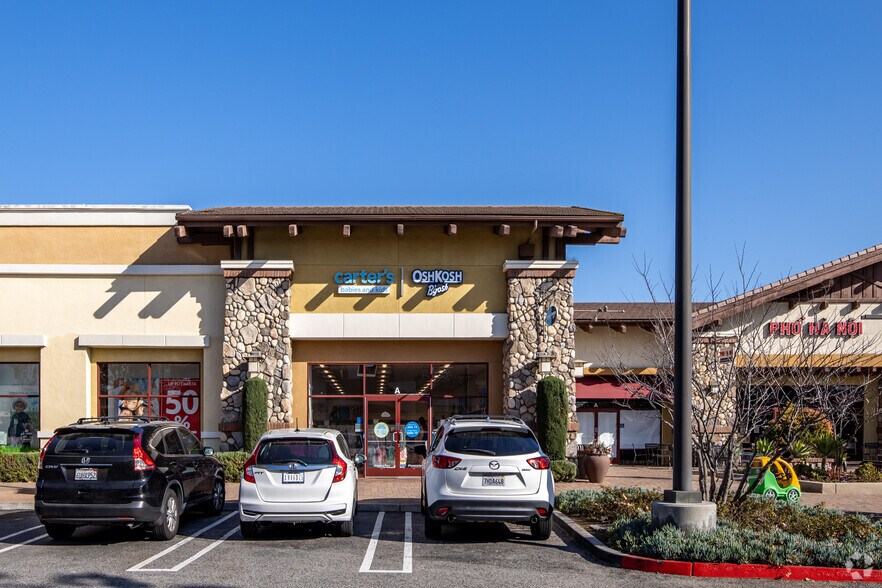 More Photos Of 23602-23624 El Toro Rd, Lake Forest General Retail For Lease