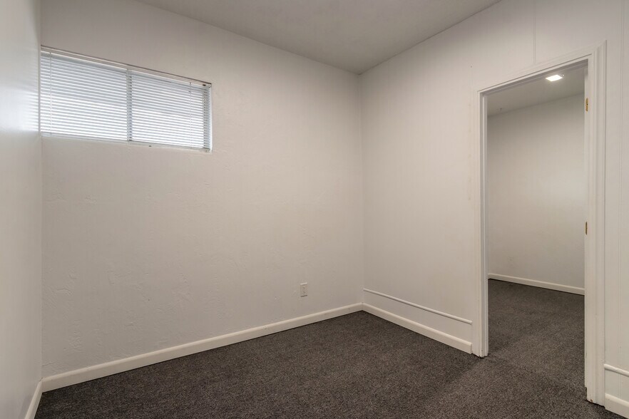 More Photos Of 1615 Ridgewood Ave, Holly Hill Loft Creative Space For Sale