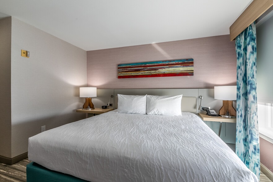More Photos Of 4400 North Fwy, Fort Worth Hotel For Sale