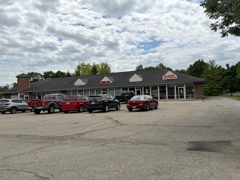 More Photos Of 801-809 W Central Ave, Carlisle Storefront For Lease