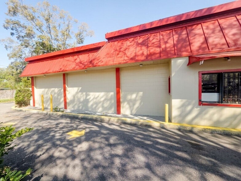 More Photos Of 1206 Park Ave, Orange Park Restaurant For Sale