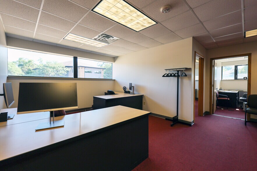 More Photos Of 1727 S Park St, Kalamazoo Medical For Sale