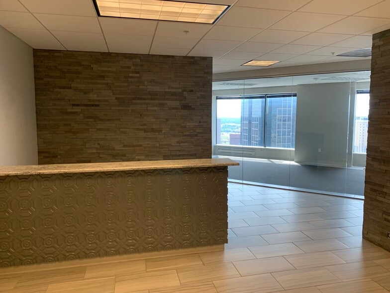 More Photos Of 1100 Main St, Kansas City Office For Lease