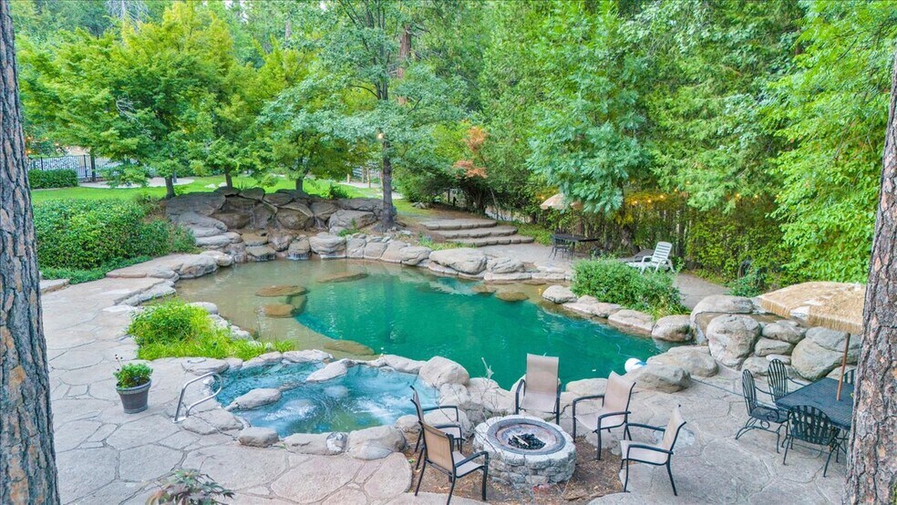 More Photos Of 22732 Middle Camp rd, Sonora Hotel For Sale