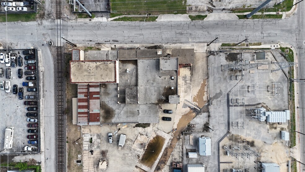 More Photos Of 226-232 Rivas St, San Antonio Manufacturing For Sale