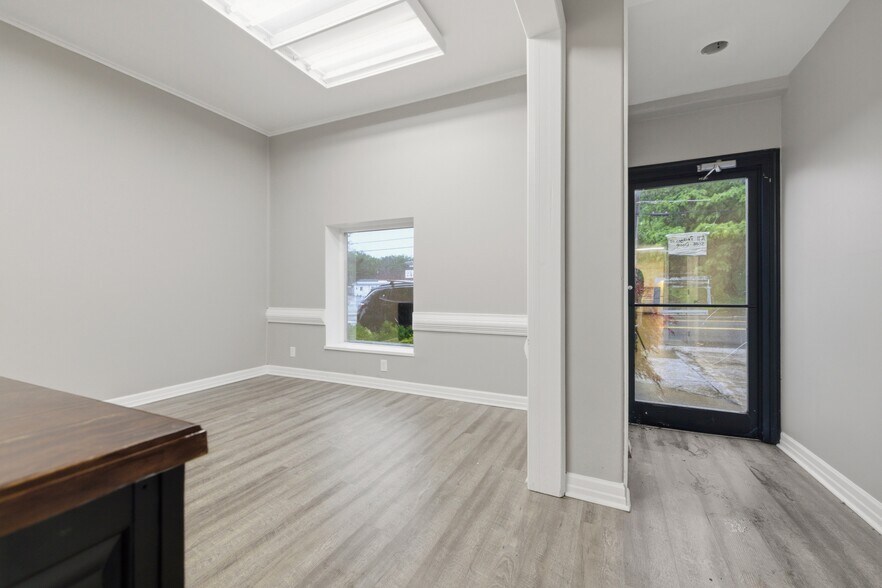 More Photos Of 325 W Main St, Lebanon Office Residential For Sale