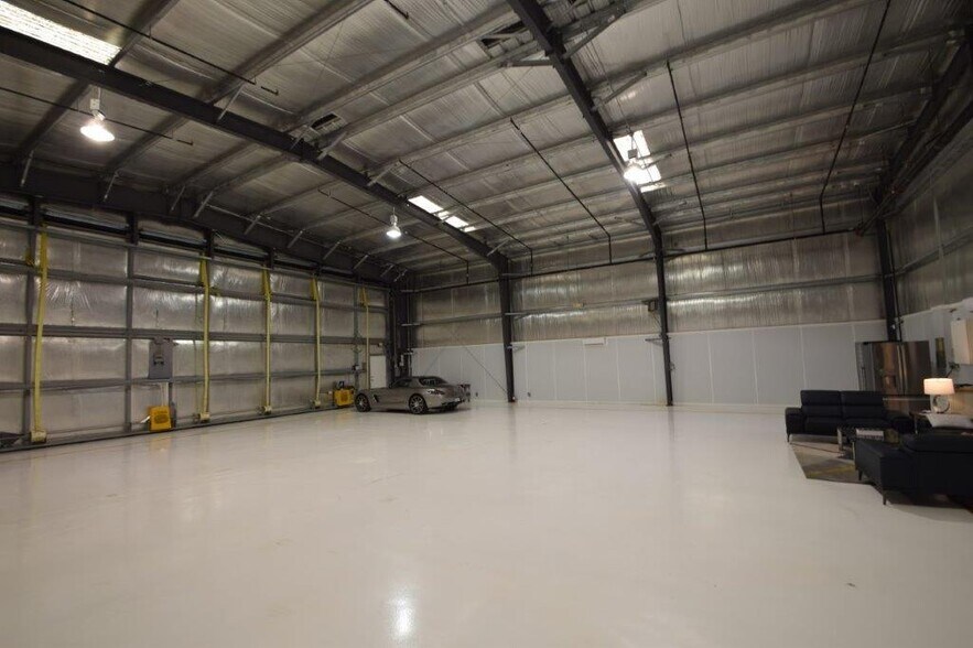 More Photos Of 3500 Executive Airport Drive, Henderson Airplane Hangar For Sale