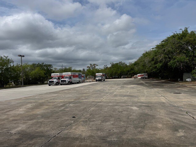 More Photos Of 724 S Nova Rd, Ormond Beach Service For Lease