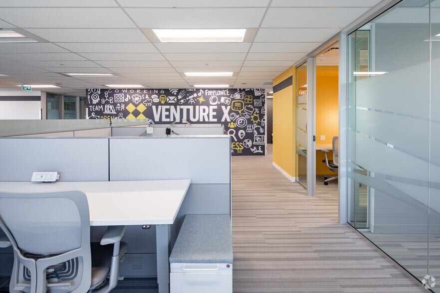 More Photos Of 1290 Central Pky W, Mississauga Office For Lease