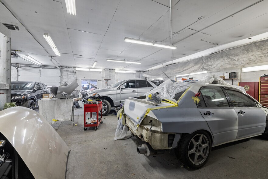 More Photos Of 20 Woodland St, Methuen Auto Repair For Sale