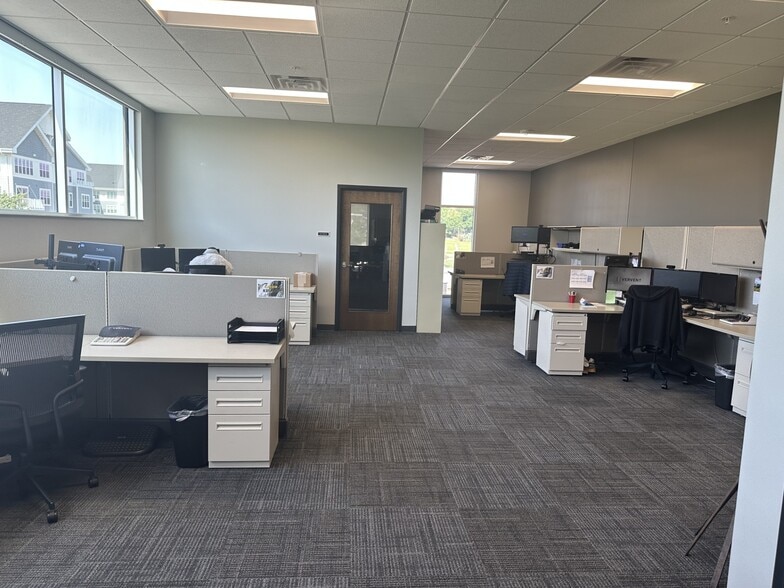More Photos Of 2700 S Lorraine Pl, Sioux Falls Office For Lease