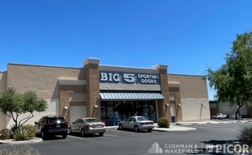 More Photos Of 714 W Calle Arroyo Sur, Green Valley Freestanding For Lease