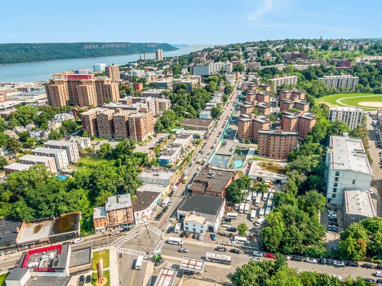 More Photos Of 50 Palisade Ave, Yonkers Storefront Retail Residential For Sale